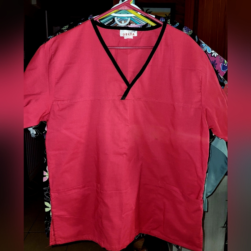 Delta Scrubs Size XL